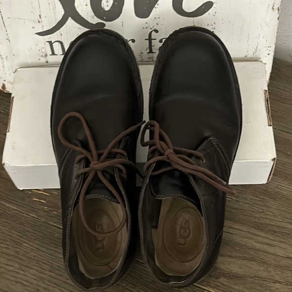 Mens leather Ugg boots - Picture 4 of 11